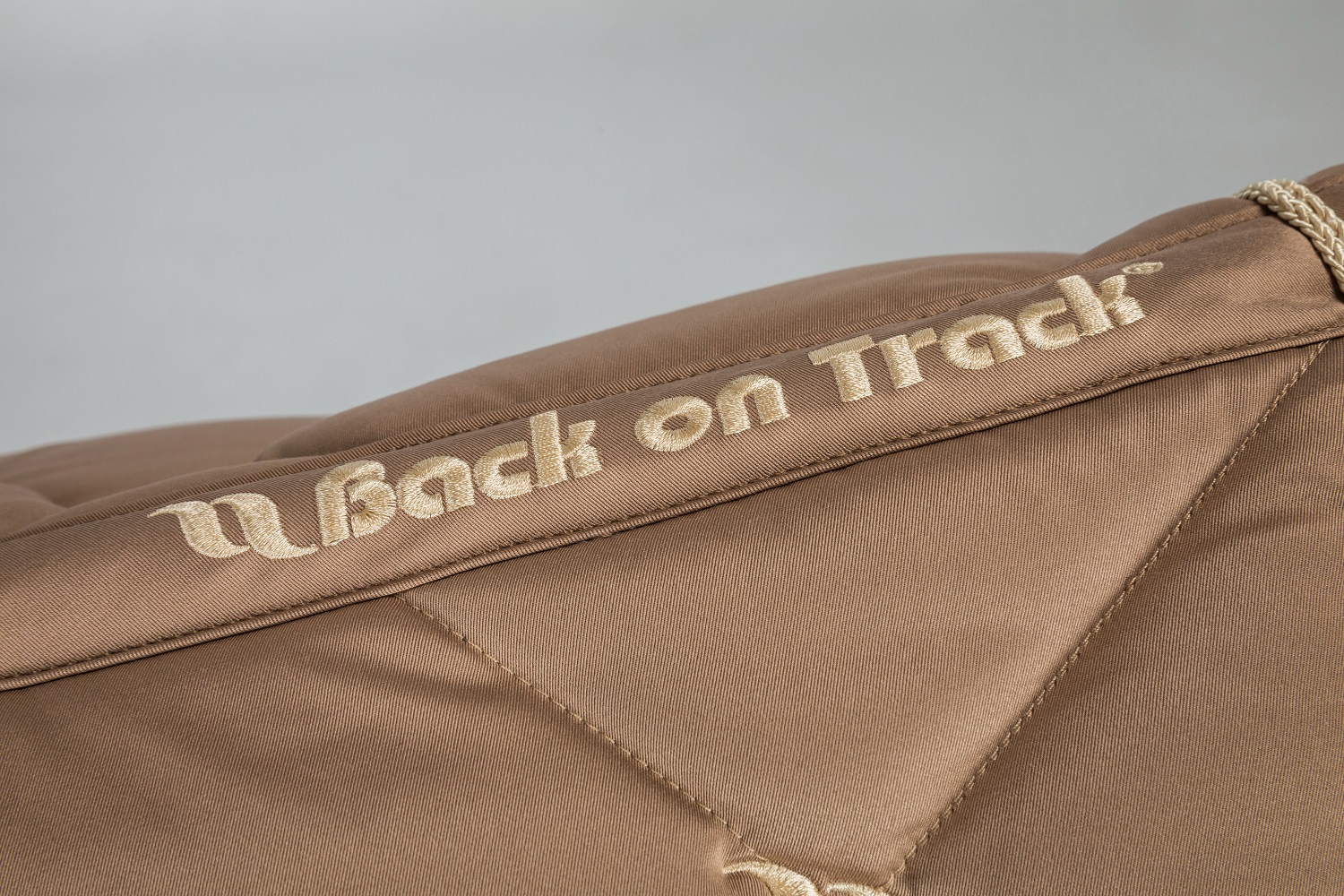 Back on Track Nights Collection Schabracke Dressur, Nougat