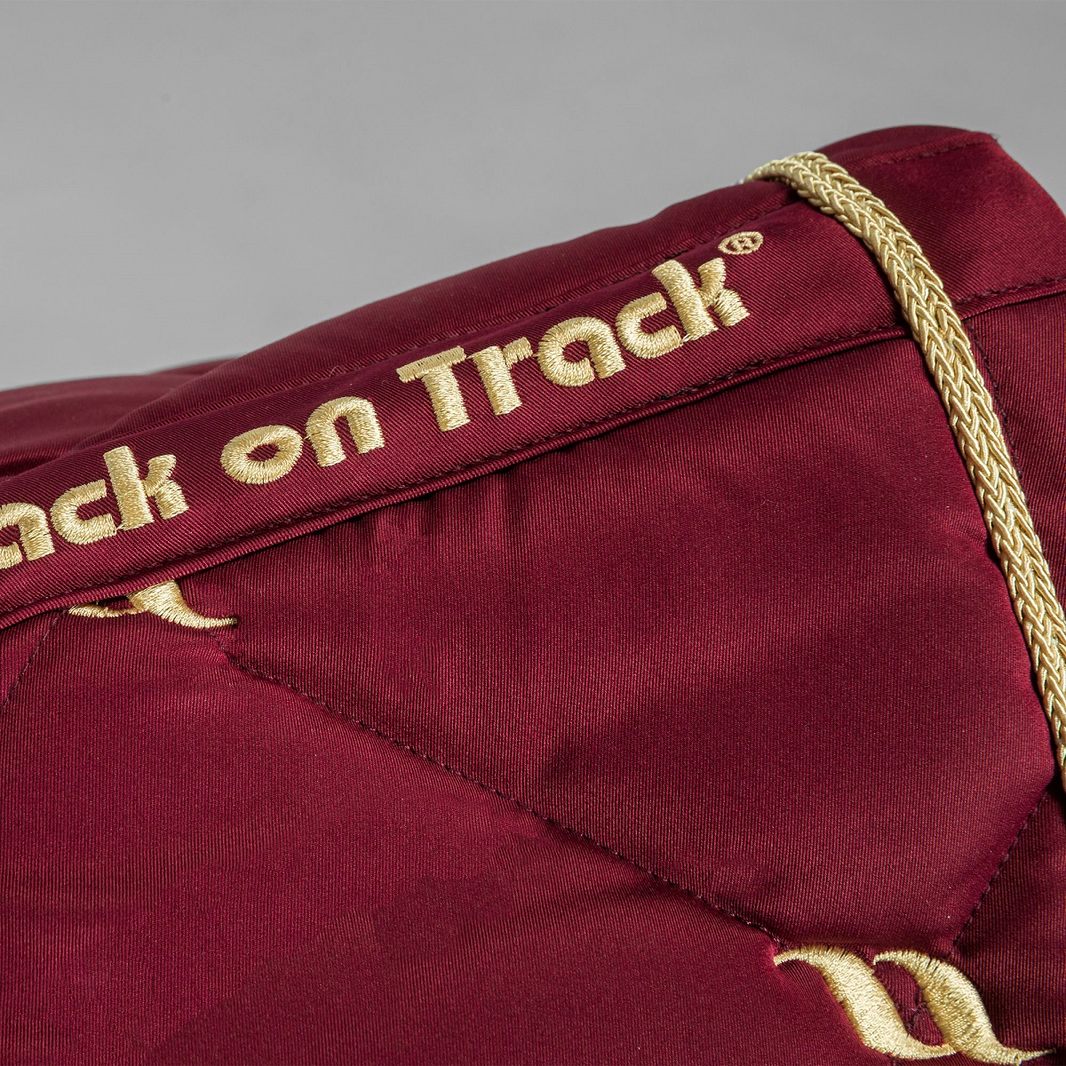 Back on Track Nights Collection Schabracke Dressur, Dunkelrot