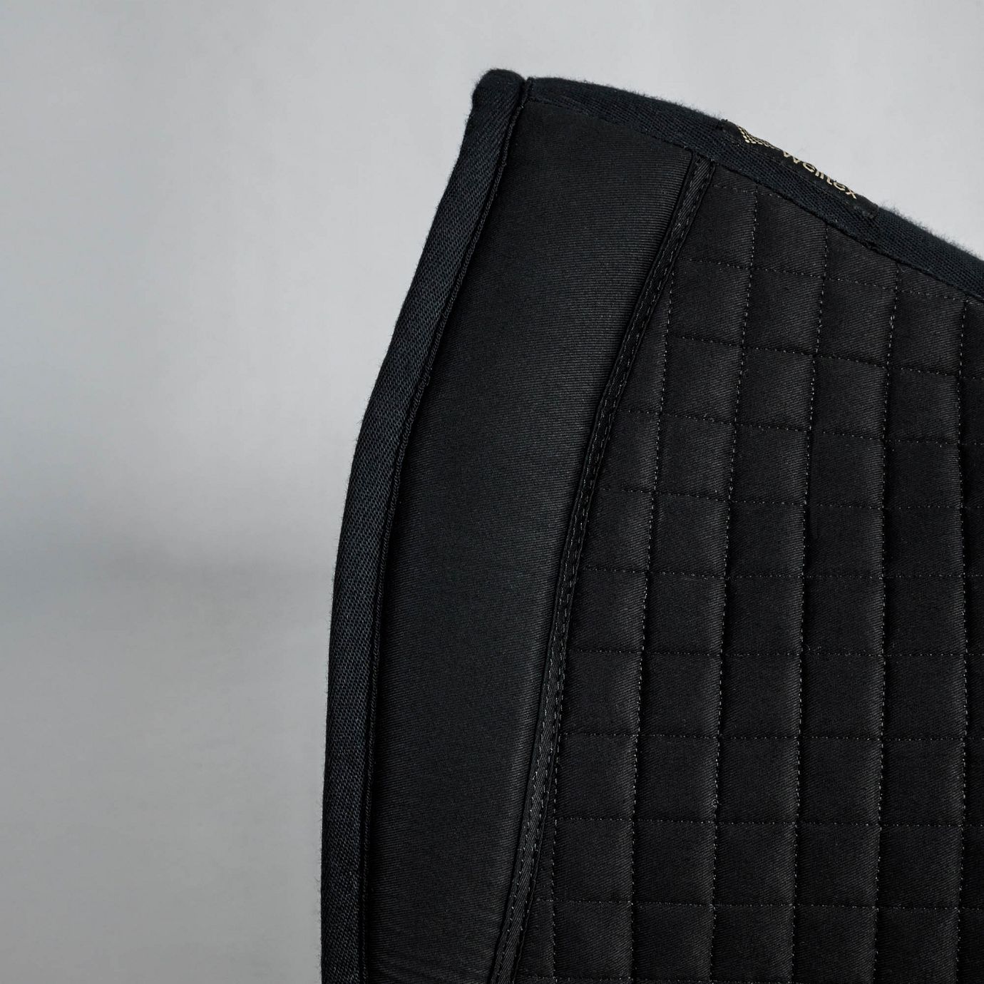 Back on Track Sattelpad Dressage No III schwarz