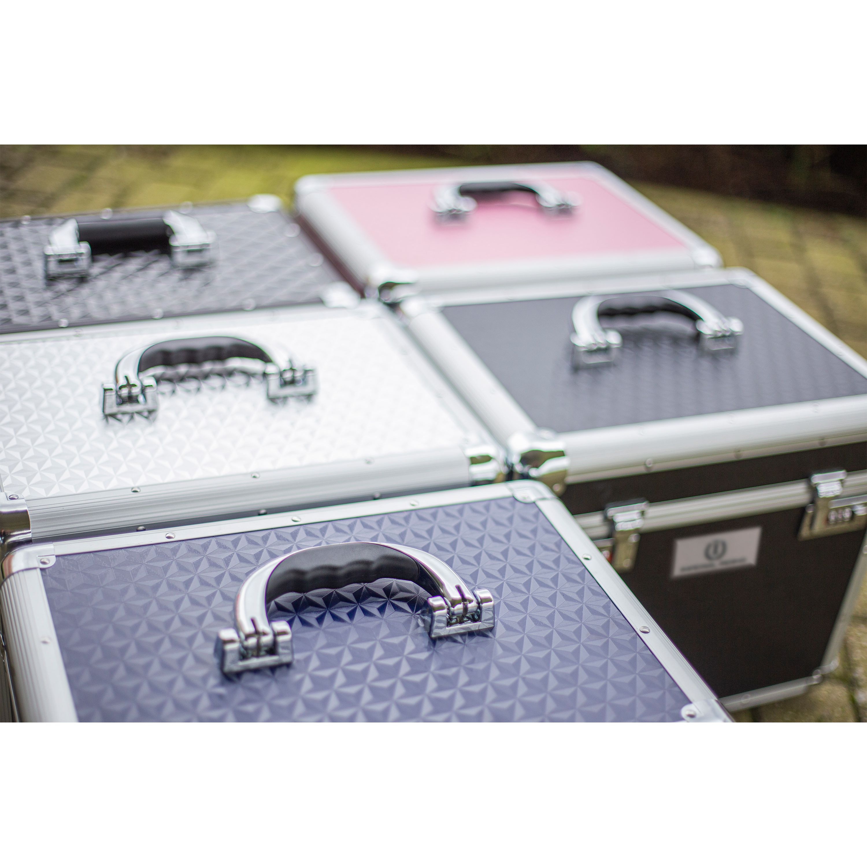 Imperial Riding PUTZBOX IRHSHINY Grooming Box in verschiedenen Farben 38x28x32cm