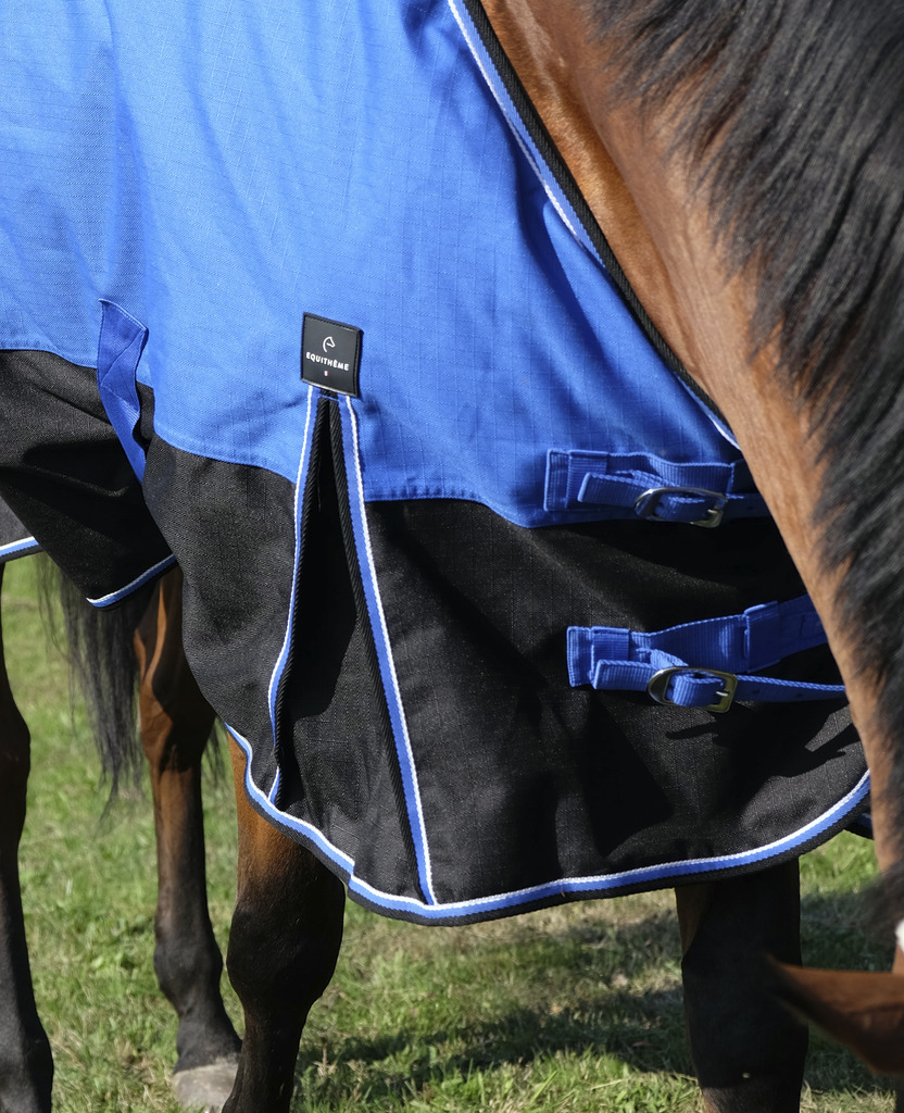 EQUITHÈME TYREX 1200D "Aisance" Decke, 50g Füllung, Pferdedecke, blau/schwarz, Weidedecke