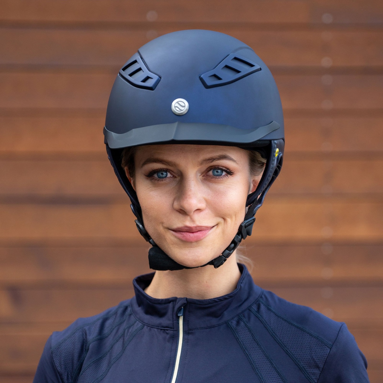 Back on Track EQ3 Lynex Smooth Top Reithelm, blau
