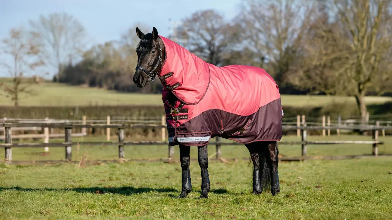 LeMieux Arika Ripstop Weidedecke 0 g Füllung,Cranberry