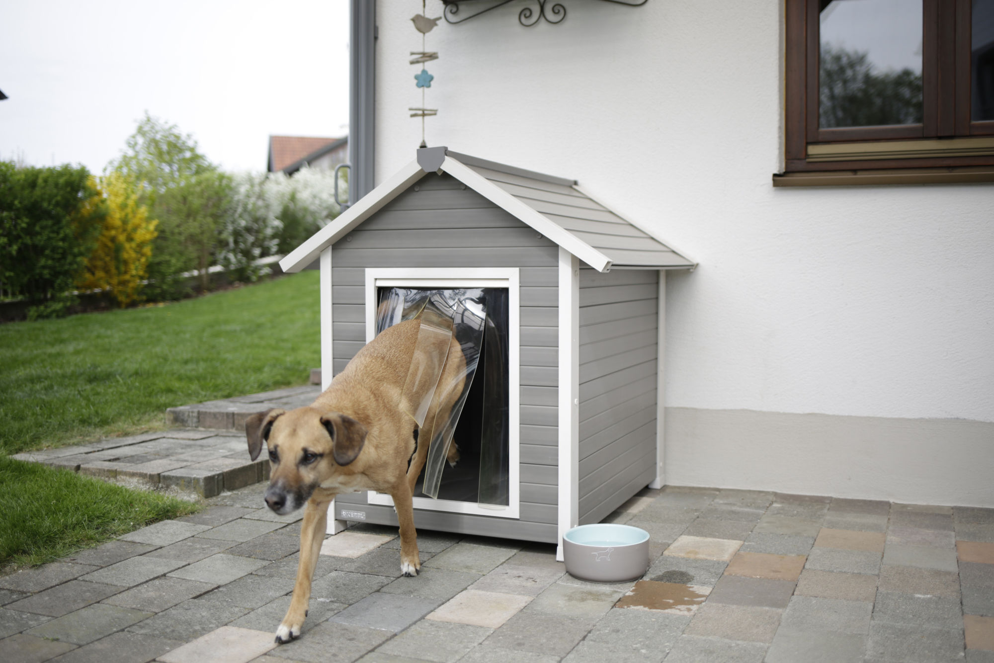 Kerbl ECO-Hundehütte "Hendry", 101 x 88 x 98 cm, grau/weiß