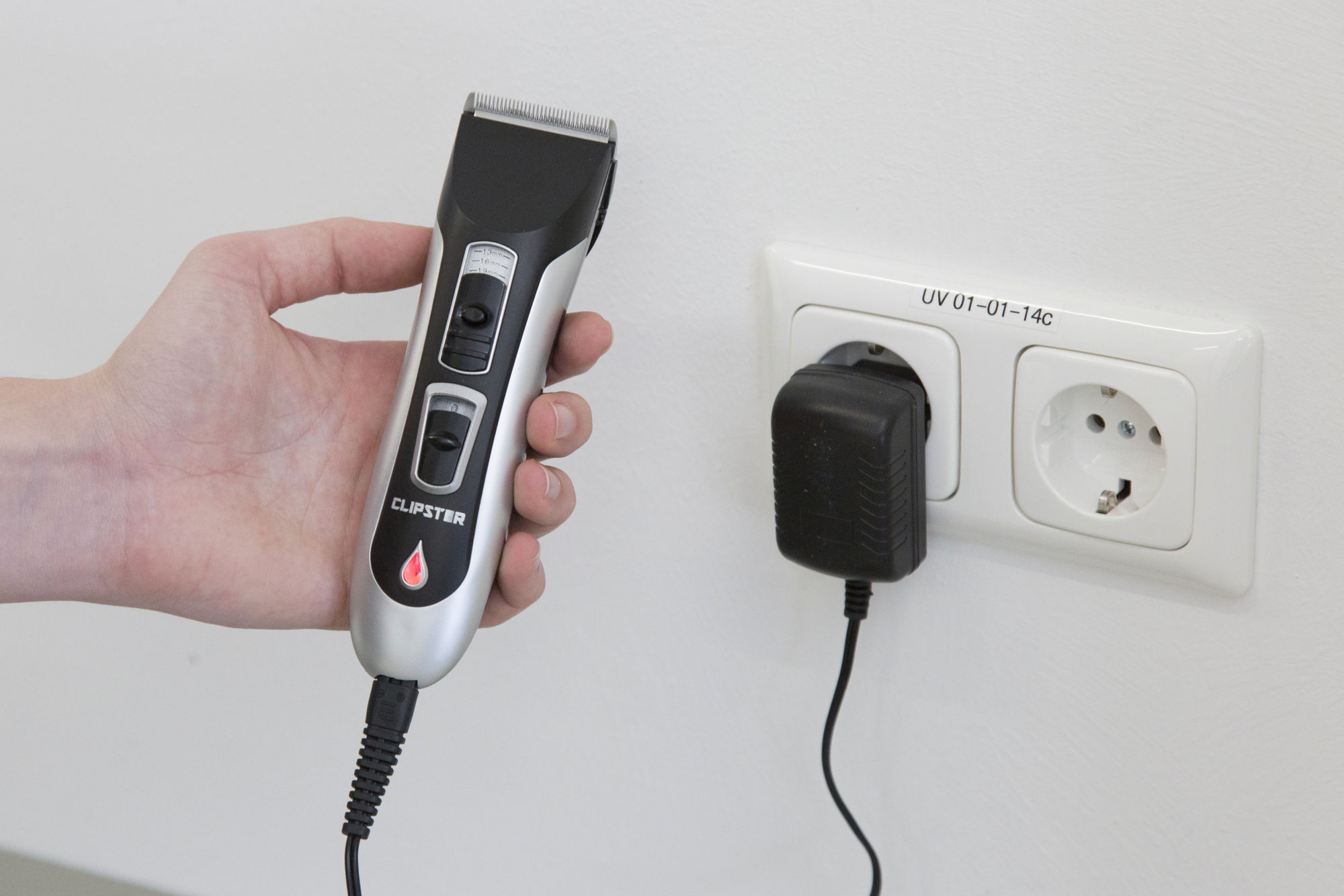 Clipster Akku-Schermaschine DropiX, wasserdicht, inkl. Zubehör