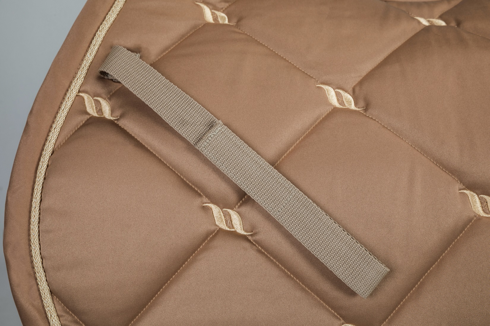 Back on Track Nights Collection Schabracke Dressur, Nougat