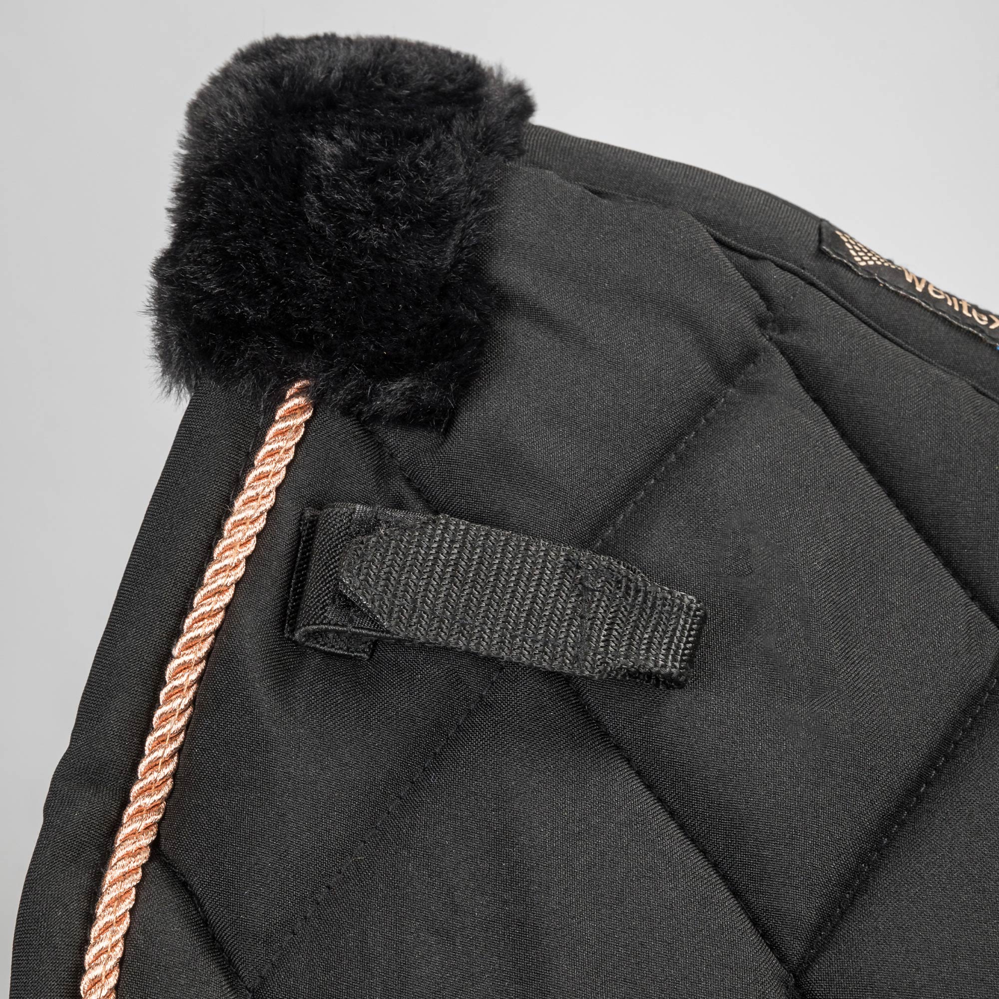 Back on Track Haze Collection Schabracke, Dressur, schwarz/roségold